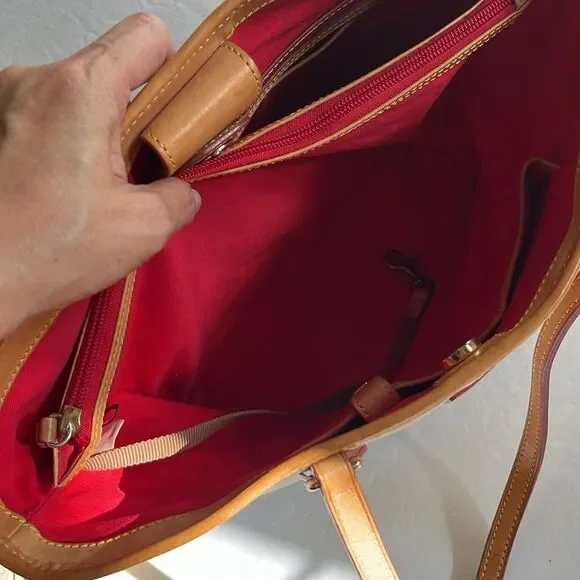 Dooney & Bourke Beige/Navy shoulder bag - Picture 9 of 16